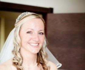bridal Hair Curls Half Up