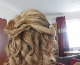 Bridal Curls Half Up